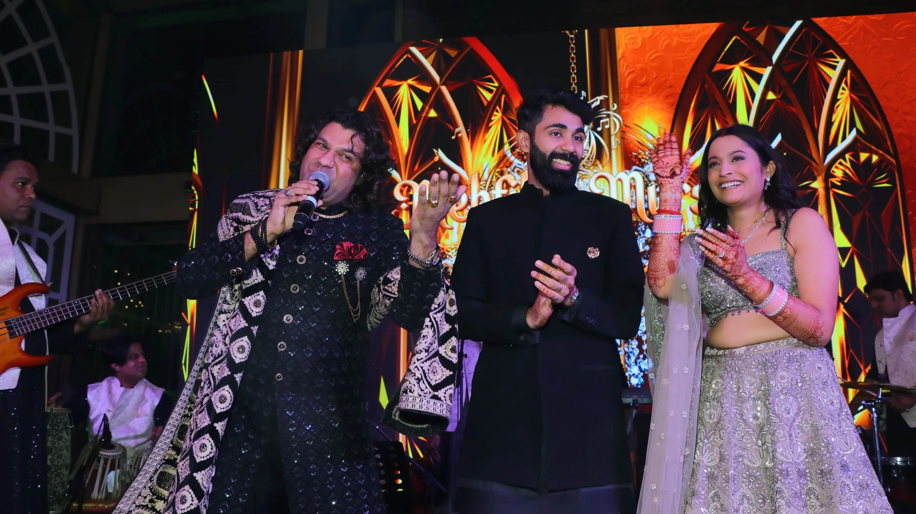 Live Wedding performance by Sameer Khan Niazi and Mehfil-E-Murshid Band